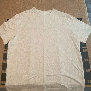 NWOT American Eagle Grey Size XL Tee!!!